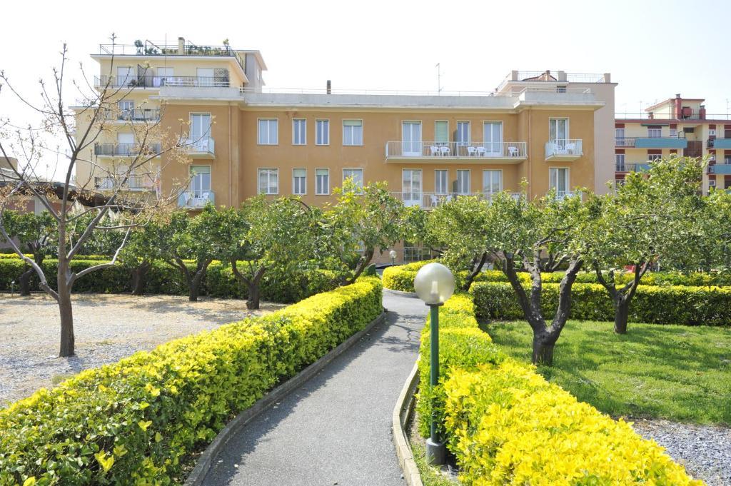 Hotel Villa San Giuseppe サン・バルトロメーオ・アル・マーレ エクステリア 写真