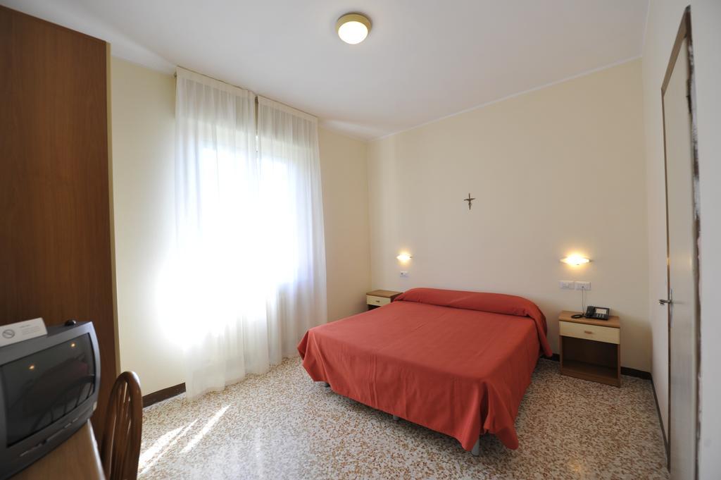 Hotel Villa San Giuseppe サン・バルトロメーオ・アル・マーレ エクステリア 写真